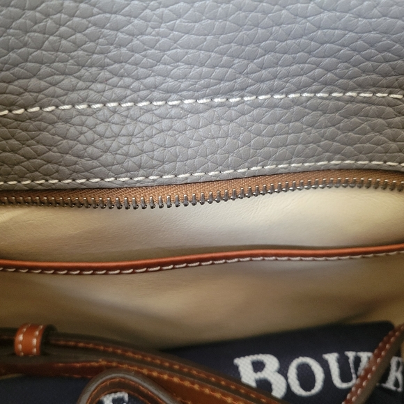 NWT Authentic Dooney & Bourke Cambridge Small Shopper Tote in Taupe Leather - Picture 7 of 10